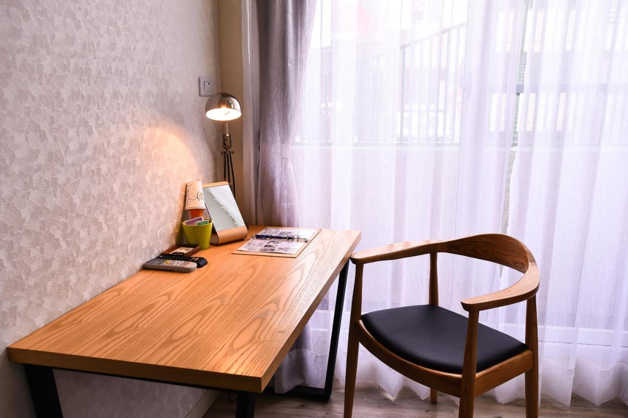 เรนโบว์ ไอแลนด์ บีแอนด์เบรคฟาสต์ Apartment ไถหนาน ภายนอก รูปภาพ