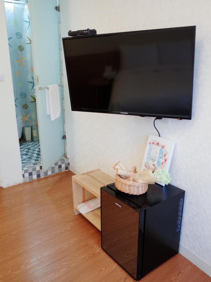 เรนโบว์ ไอแลนด์ บีแอนด์เบรคฟาสต์ Apartment ไถหนาน ภายนอก รูปภาพ